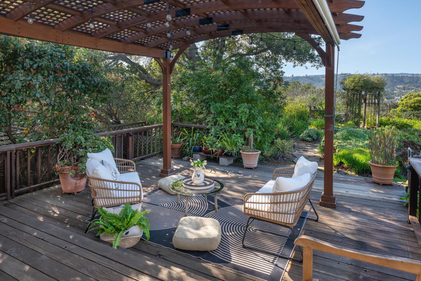 Detail Gallery Image 33 of 46 For 103 Northam Ave, San Carlos,  CA 94070 - 4 Beds | 4 Baths