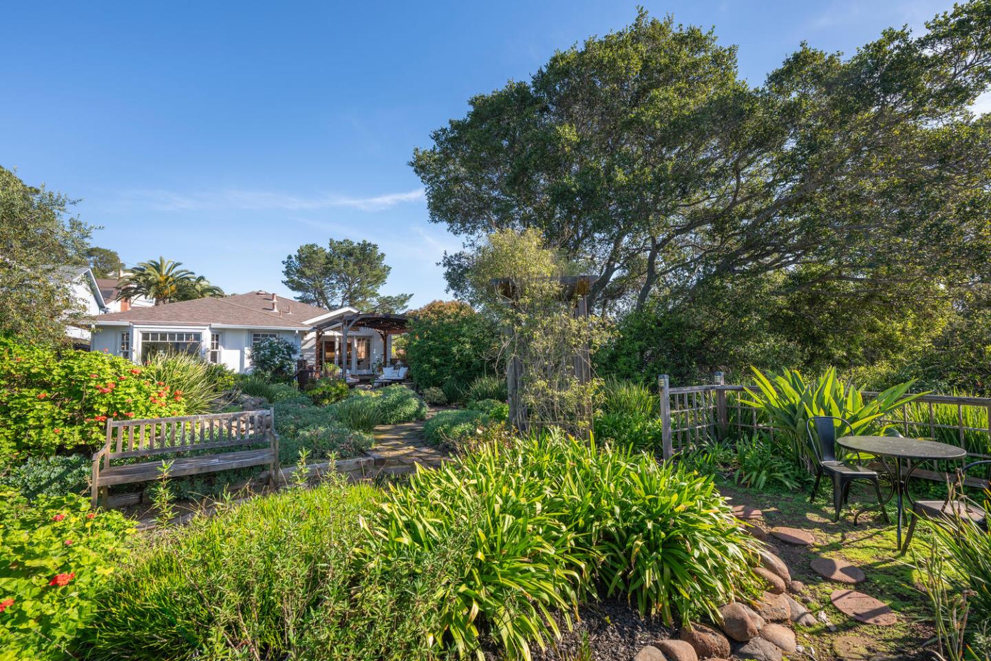 Detail Gallery Image 36 of 46 For 103 Northam Ave, San Carlos,  CA 94070 - 4 Beds | 4 Baths