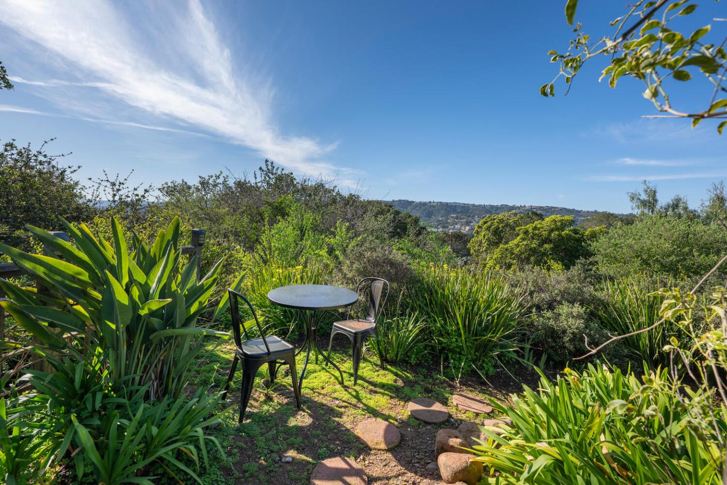 Detail Gallery Image 37 of 46 For 103 Northam Ave, San Carlos,  CA 94070 - 4 Beds | 4 Baths