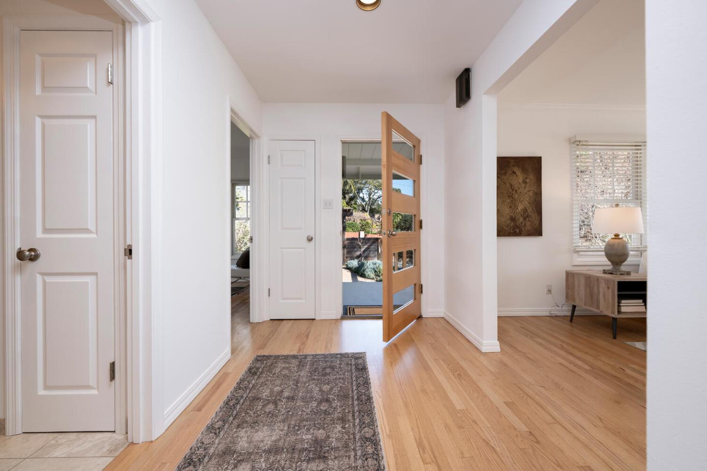 Detail Gallery Image 6 of 46 For 103 Northam Ave, San Carlos,  CA 94070 - 4 Beds | 4 Baths