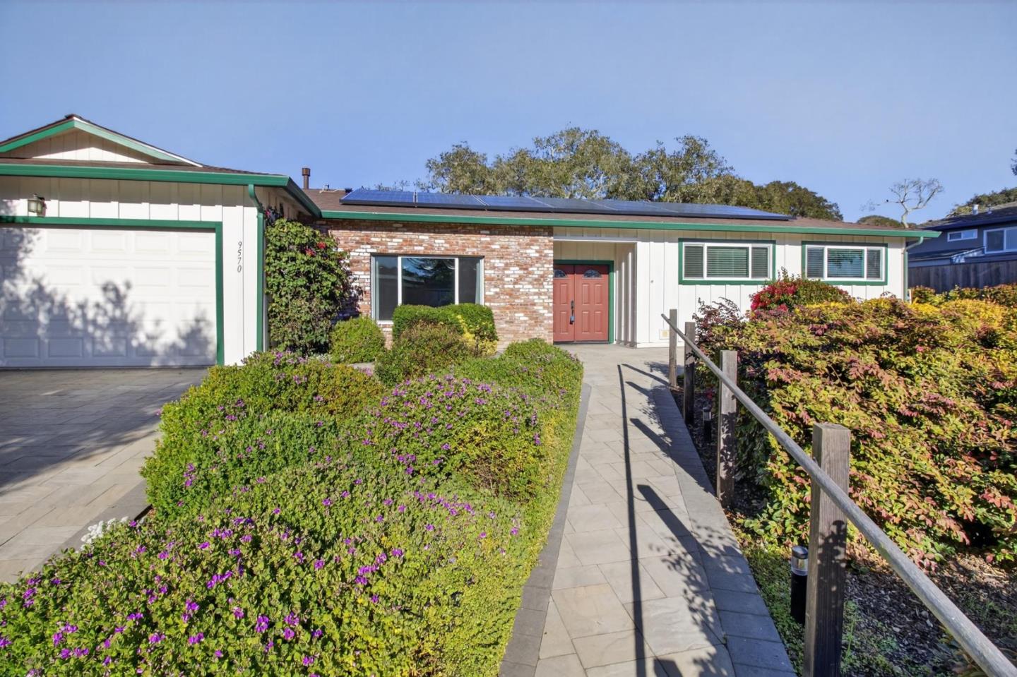 Detail Gallery Image 5 of 41 For 9570 S Century Oak Rd, Prunedale,  CA 93907 - 3 Beds | 2 Baths