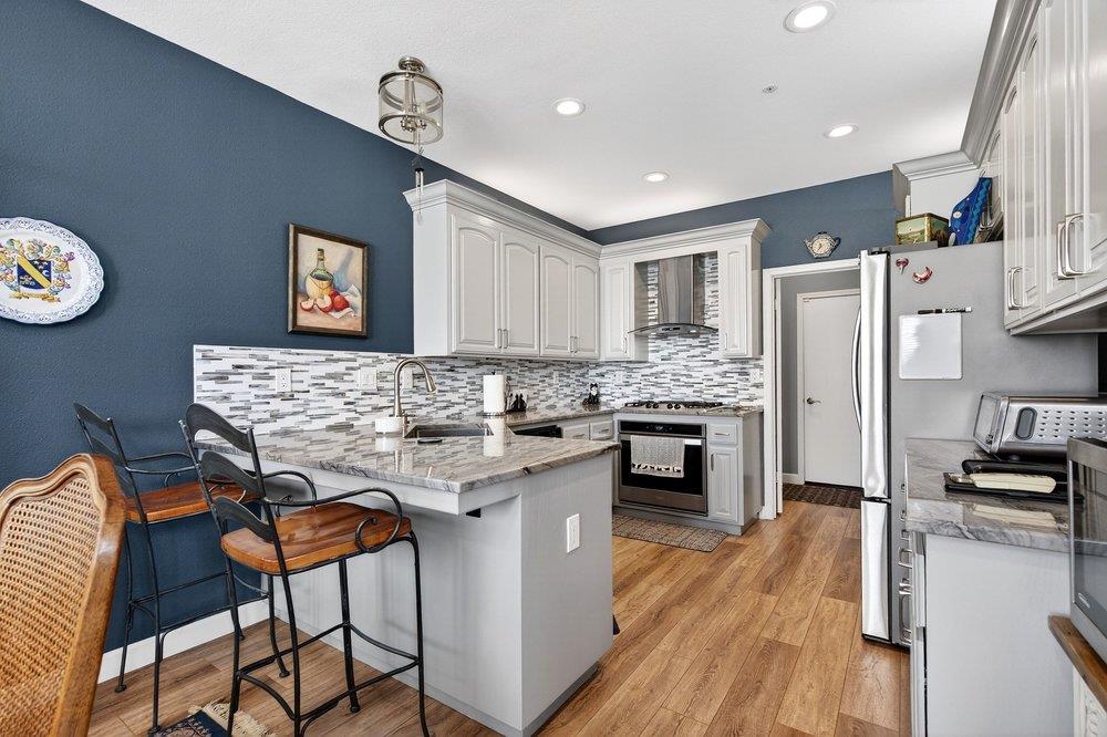 Detail Gallery Image 10 of 42 For 233 Montclair Ln, Salinas,  CA 93906 - 3 Beds | 2/1 Baths