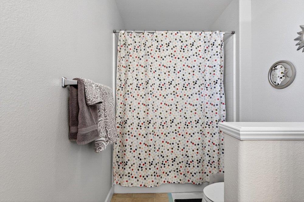 Detail Gallery Image 18 of 42 For 233 Montclair Ln, Salinas,  CA 93906 - 3 Beds | 2/1 Baths