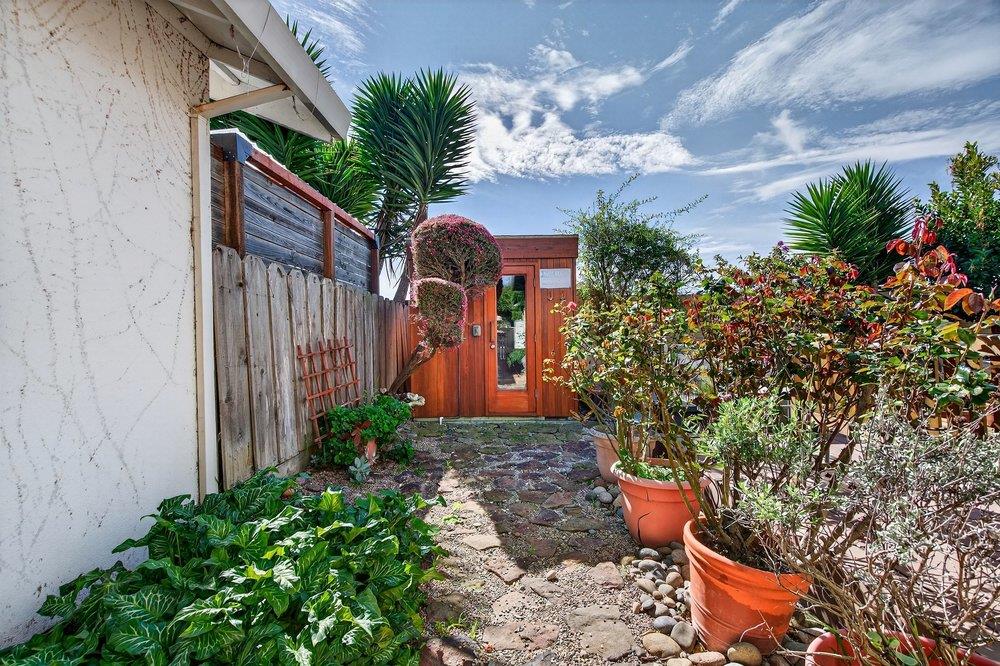 Detail Gallery Image 30 of 42 For 233 Montclair Ln, Salinas,  CA 93906 - 3 Beds | 2/1 Baths