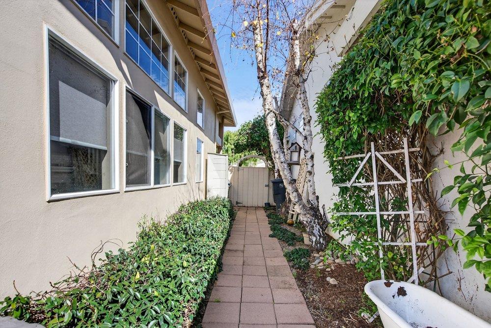 Detail Gallery Image 32 of 42 For 233 Montclair Ln, Salinas,  CA 93906 - 3 Beds | 2/1 Baths