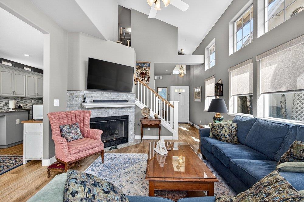 Detail Gallery Image 7 of 42 For 233 Montclair Ln, Salinas,  CA 93906 - 3 Beds | 2/1 Baths