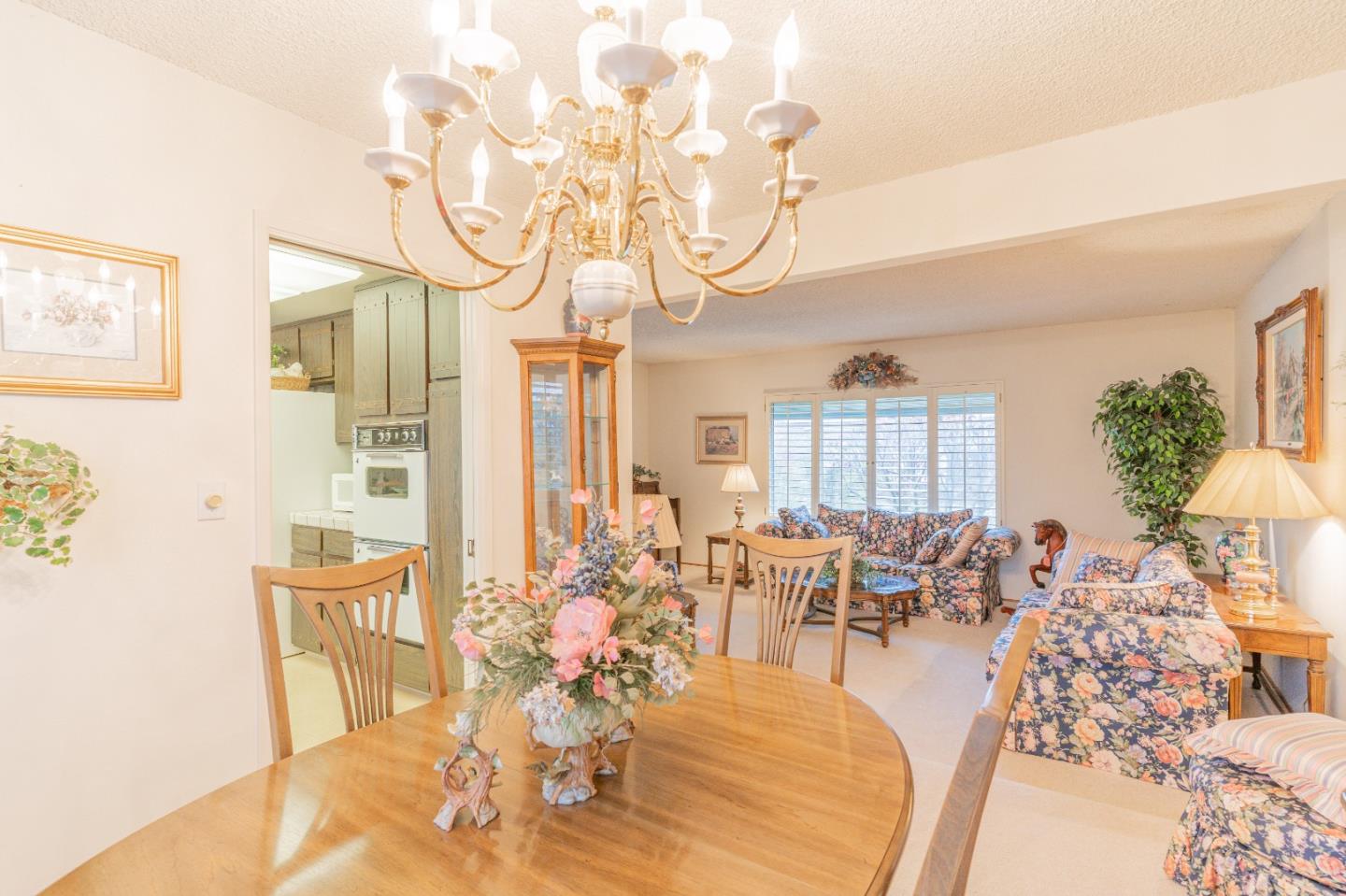 Detail Gallery Image 10 of 52 For 5016 Las Cruces Ct, San Jose,  CA 95118 - 4 Beds | 2/1 Baths