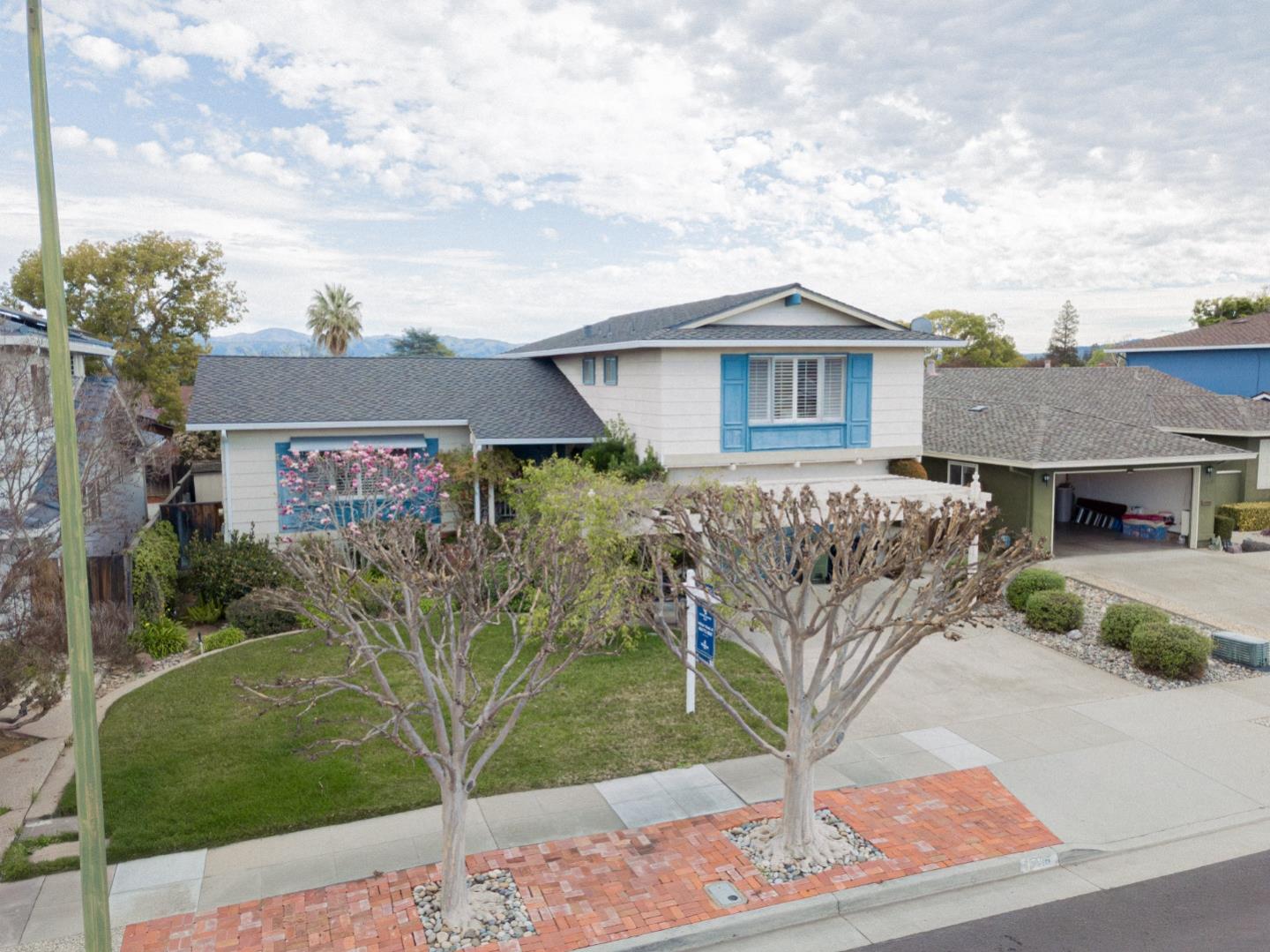 Detail Gallery Image 3 of 52 For 5016 Las Cruces Ct, San Jose,  CA 95118 - 4 Beds | 2/1 Baths