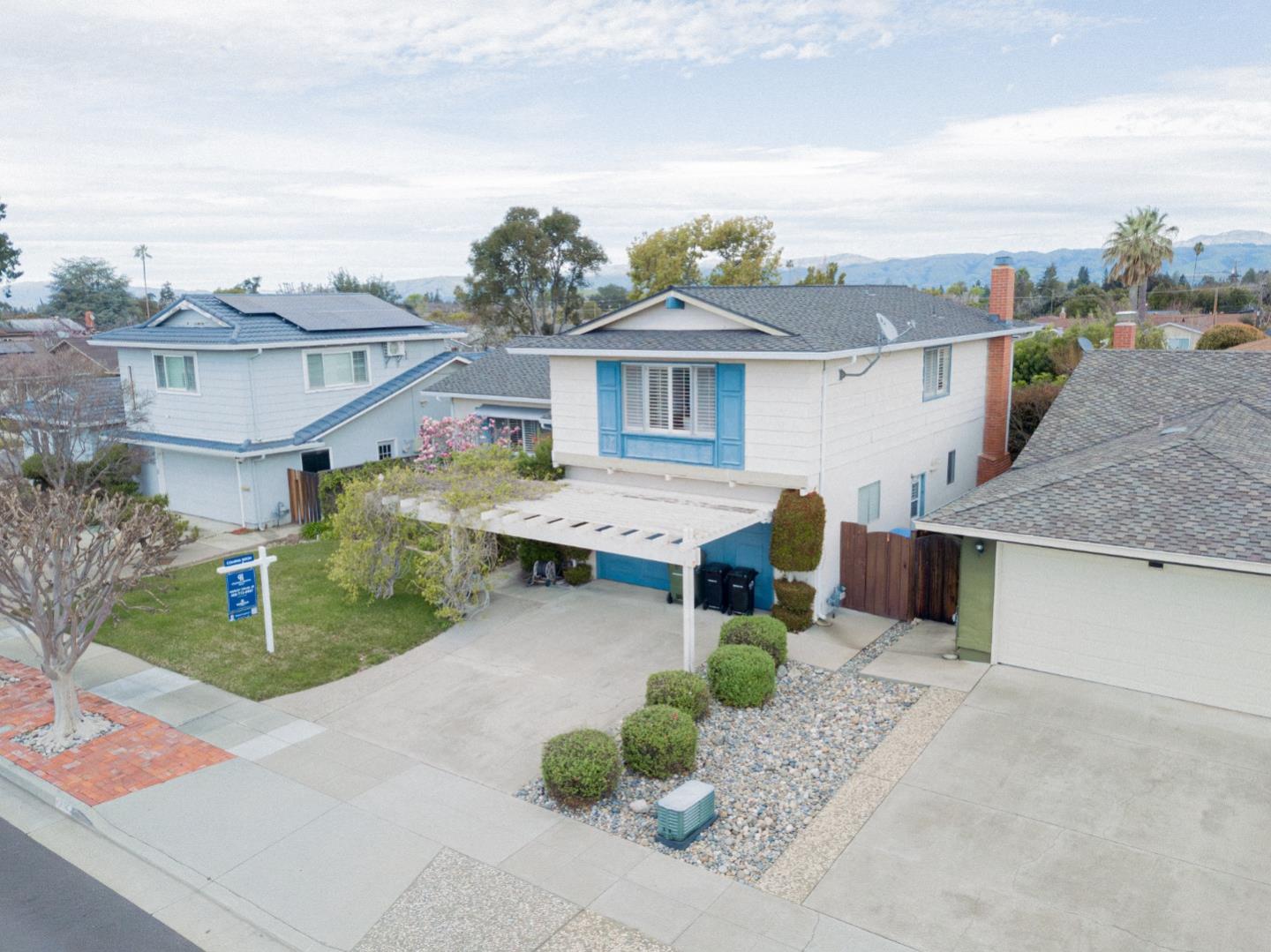 Detail Gallery Image 4 of 52 For 5016 Las Cruces Ct, San Jose,  CA 95118 - 4 Beds | 2/1 Baths