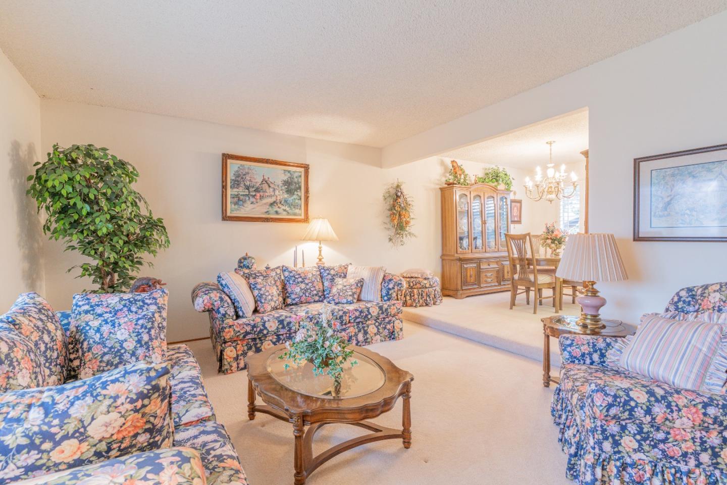 Detail Gallery Image 6 of 52 For 5016 Las Cruces Ct, San Jose,  CA 95118 - 4 Beds | 2/1 Baths