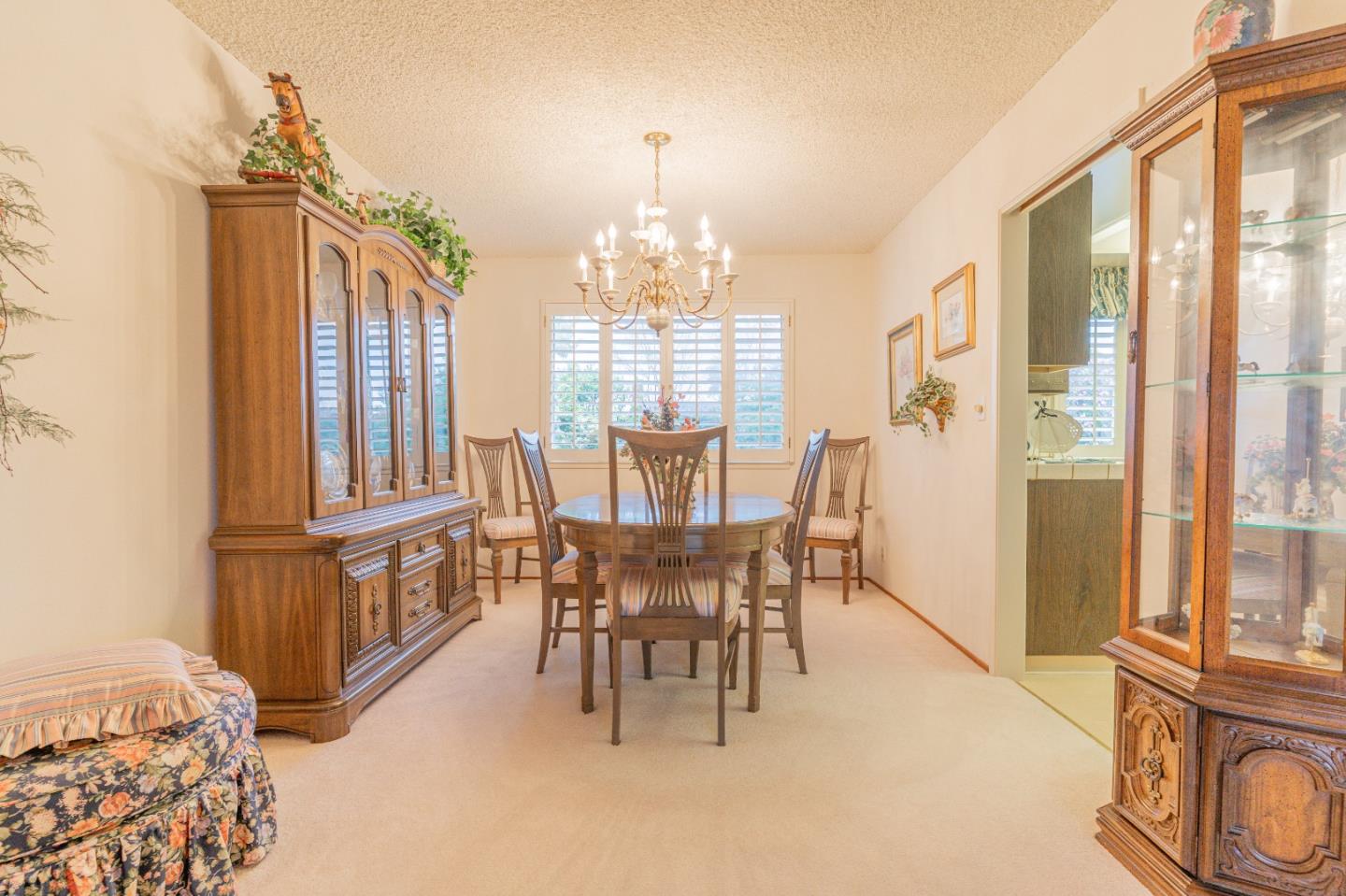 Detail Gallery Image 8 of 52 For 5016 Las Cruces Ct, San Jose,  CA 95118 - 4 Beds | 2/1 Baths