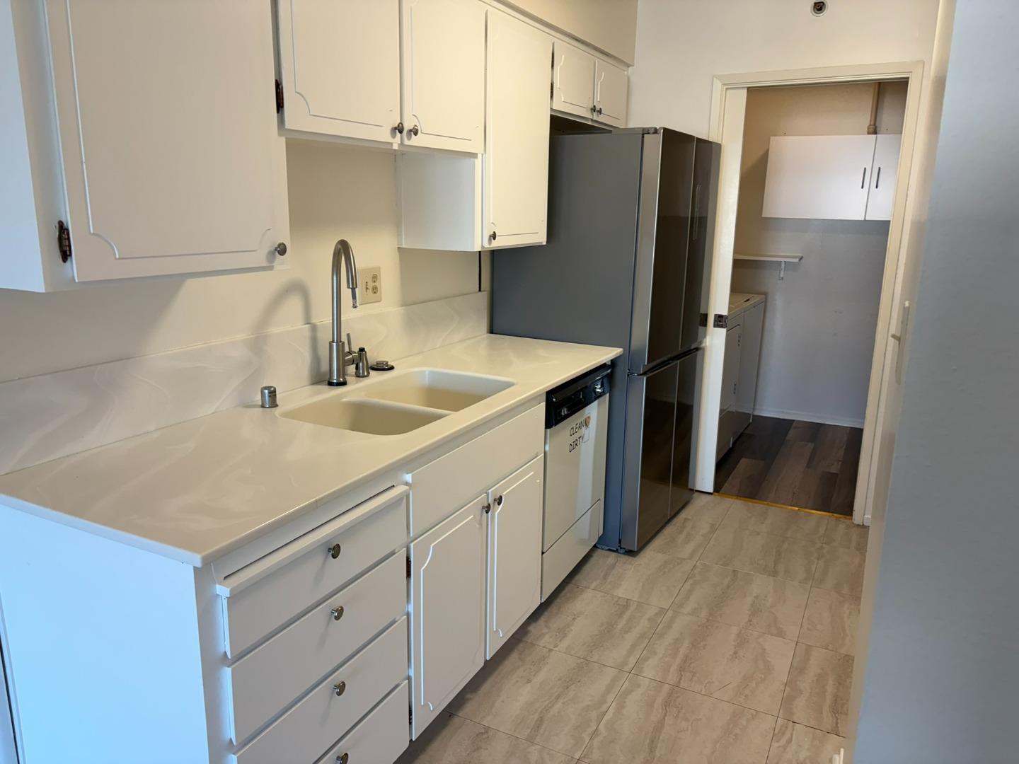 Detail Gallery Image 5 of 15 For 2419 Greendale Dr, South San Francisco,  CA 94080 - 2 Beds | 1 Baths