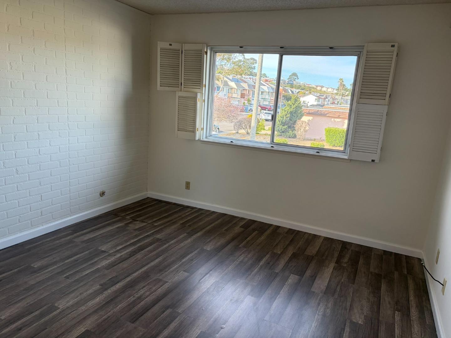 Detail Gallery Image 8 of 15 For 2419 Greendale Dr, South San Francisco,  CA 94080 - 2 Beds | 1 Baths