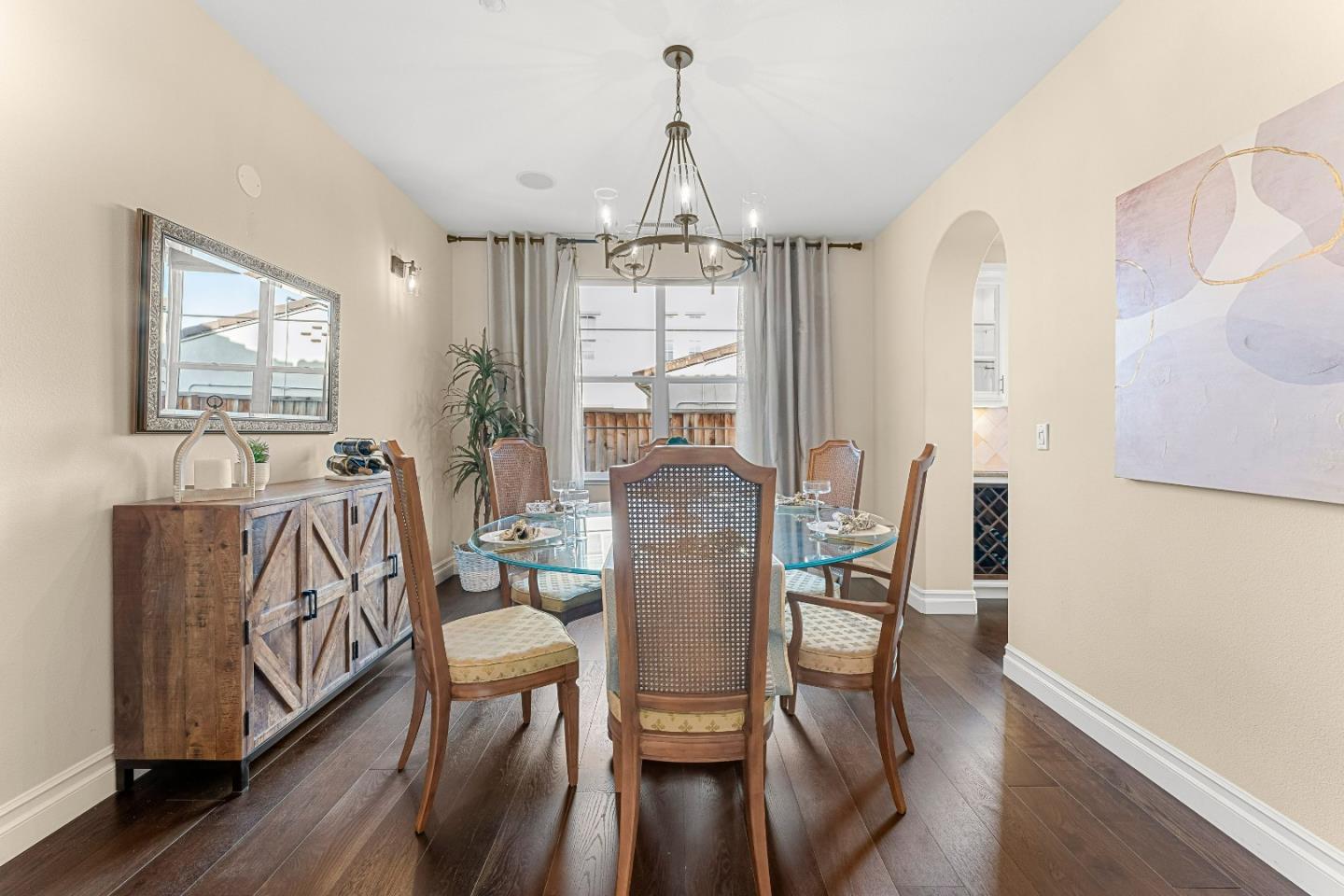 Detail Gallery Image 13 of 59 For 1190 Olympic Ct, Gilroy,  CA 95020 - 5 Beds | 3/1 Baths