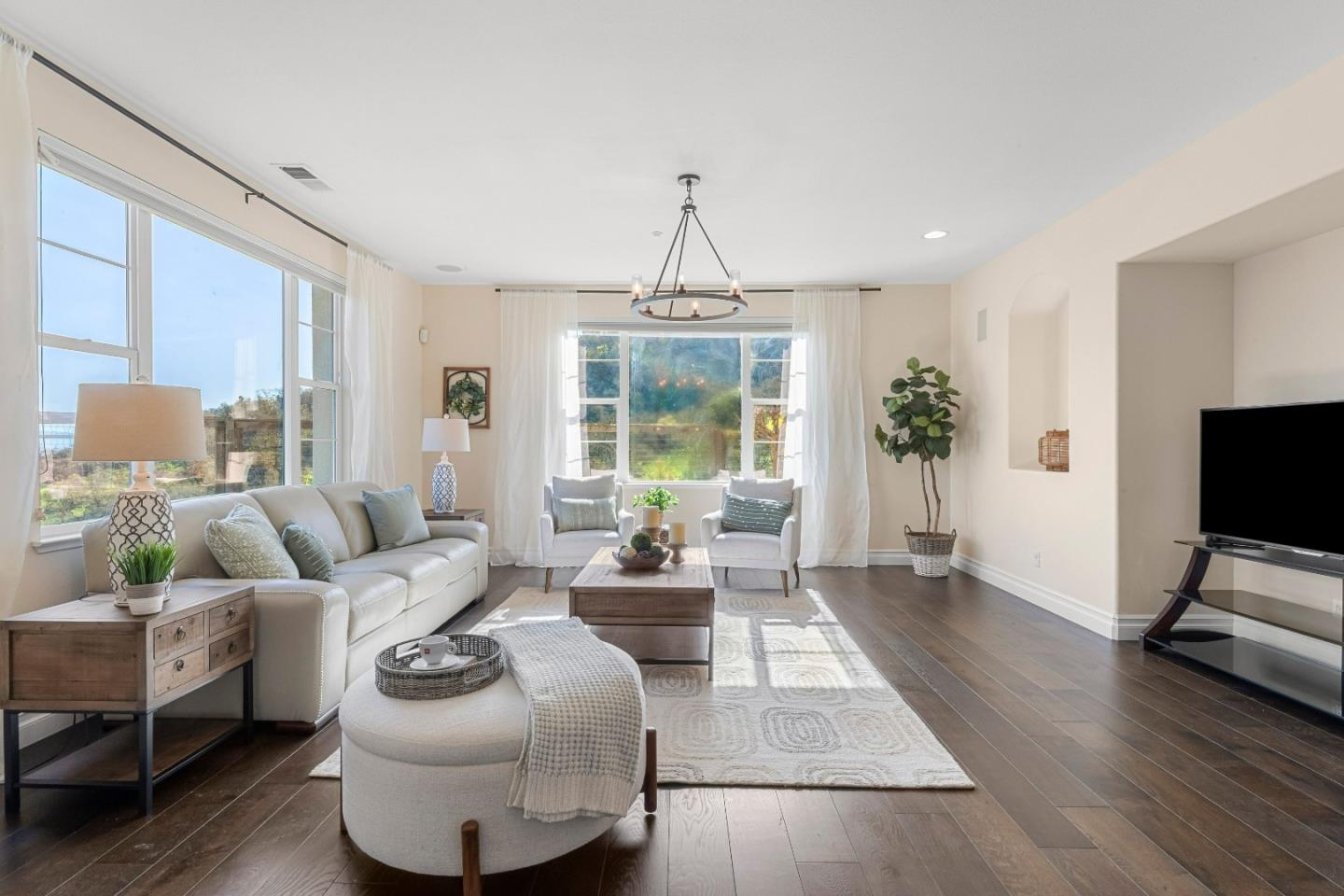 Detail Gallery Image 20 of 59 For 1190 Olympic Ct, Gilroy,  CA 95020 - 5 Beds | 3/1 Baths