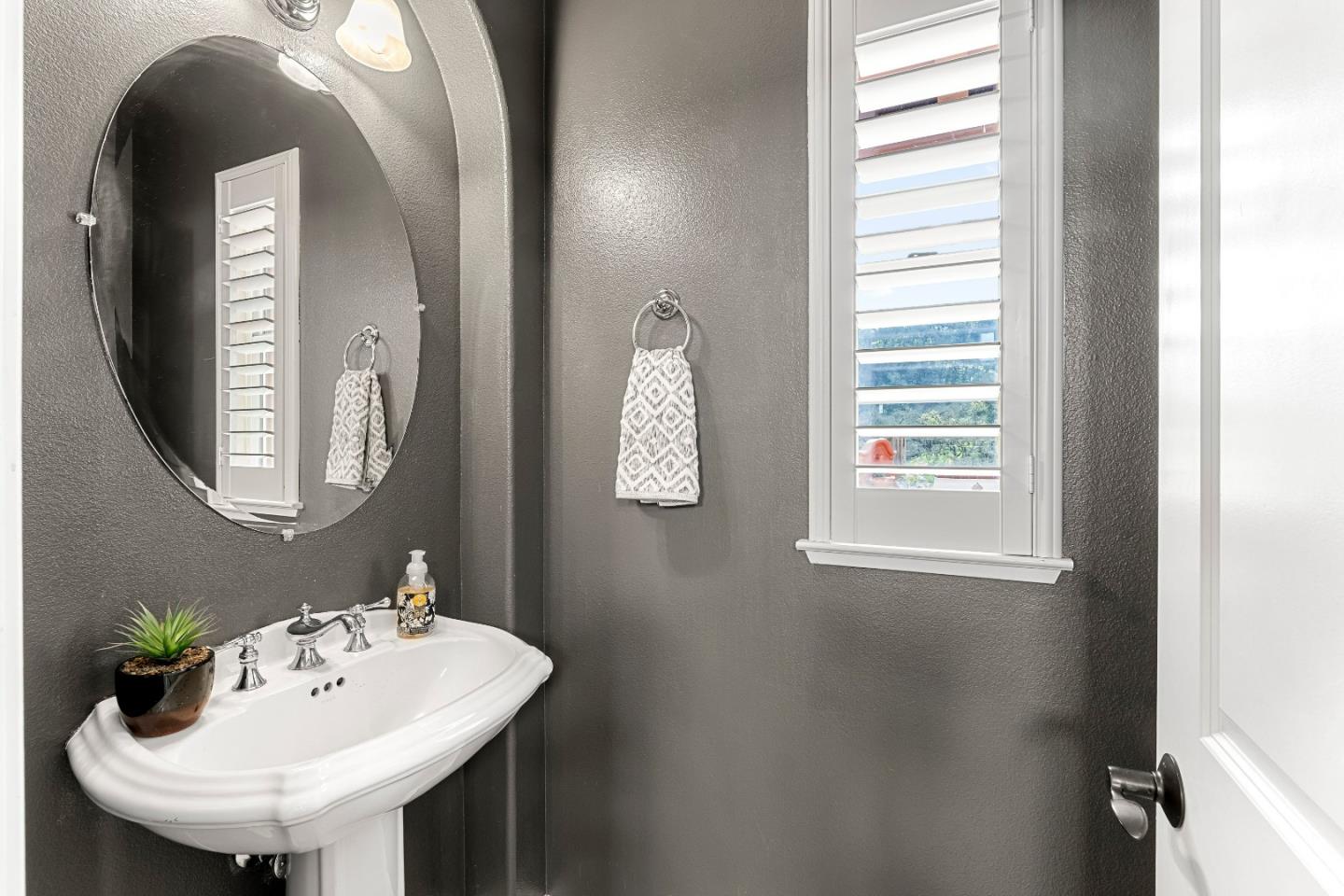 Detail Gallery Image 23 of 59 For 1190 Olympic Ct, Gilroy,  CA 95020 - 5 Beds | 3/1 Baths