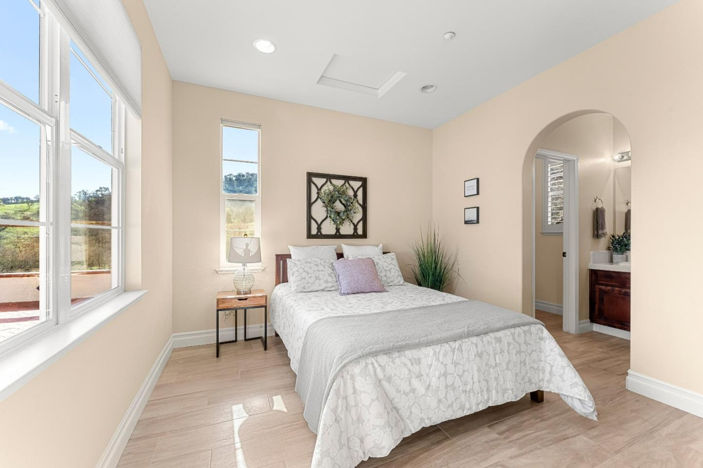 Detail Gallery Image 25 of 59 For 1190 Olympic Ct, Gilroy,  CA 95020 - 5 Beds | 3/1 Baths