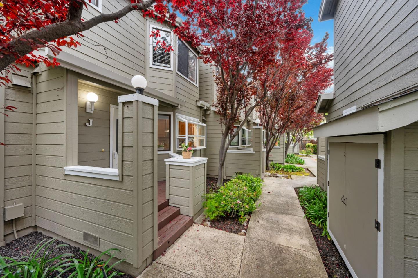 Front Image Thumbnail for ML82033421