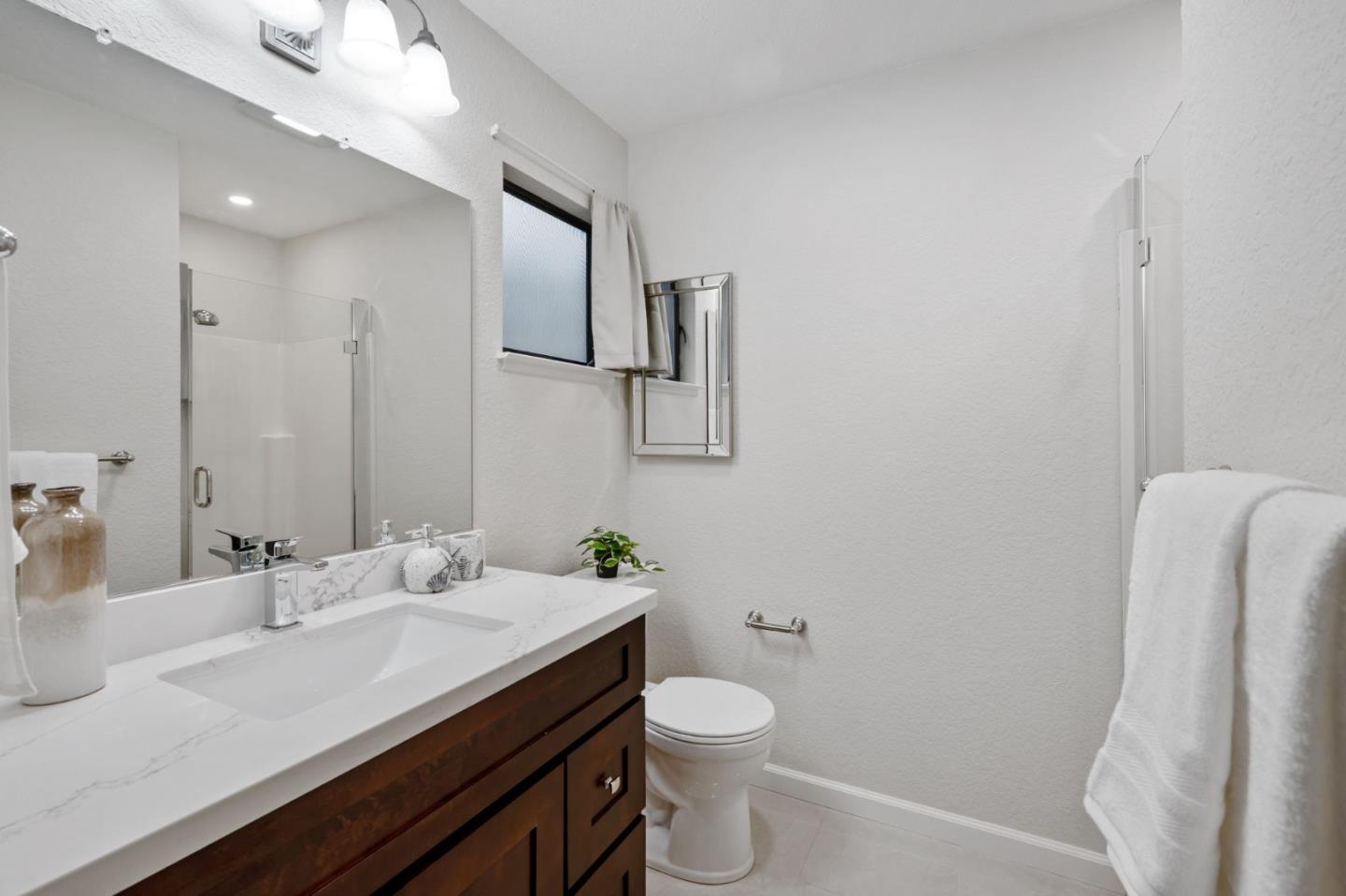 Detail Gallery Image 27 of 38 For 2071 Plymouth St #J,  Mountain View,  CA 94043 - 2 Beds | 2/1 Baths