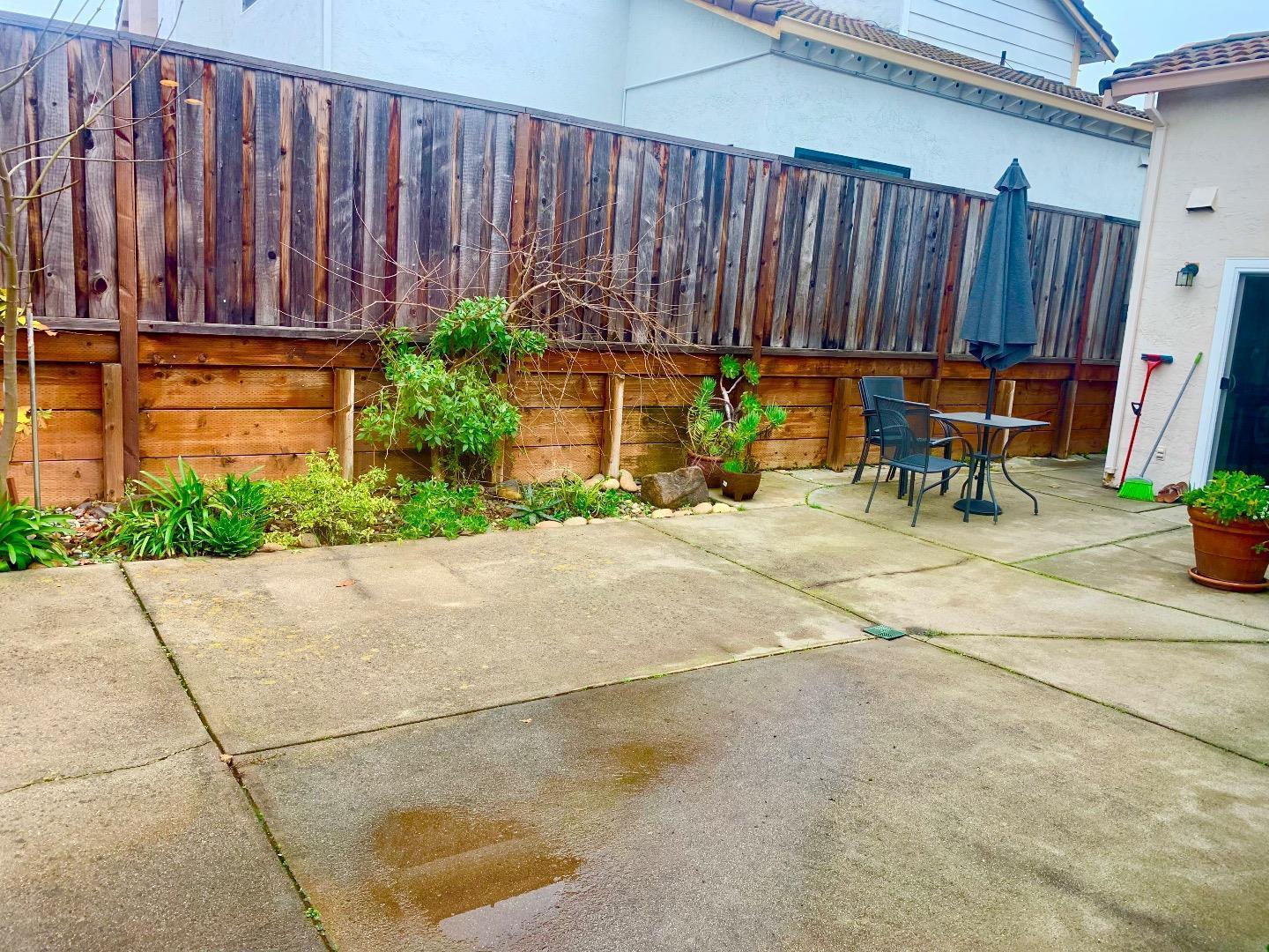 Detail Gallery Image 7 of 7 For 1086 Big Sur Dr, San Jose,  CA 95120 - 3 Beds | 2 Baths