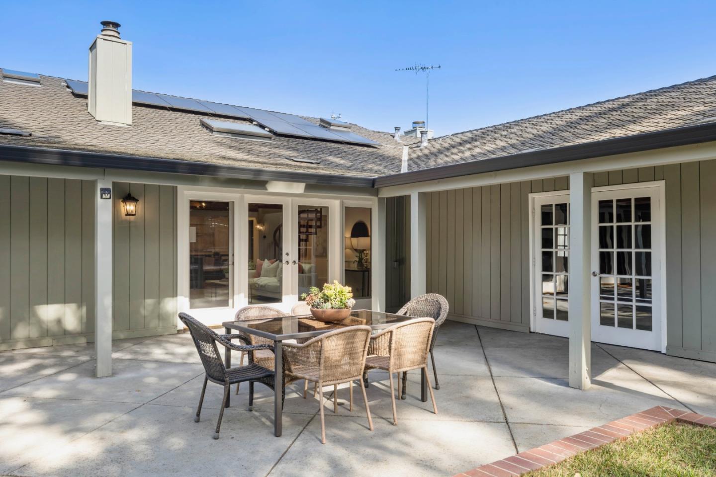 Detail Gallery Image 13 of 40 For 648 Spargur Dr, Los Altos,  CA 94022 - 4 Beds | 3 Baths