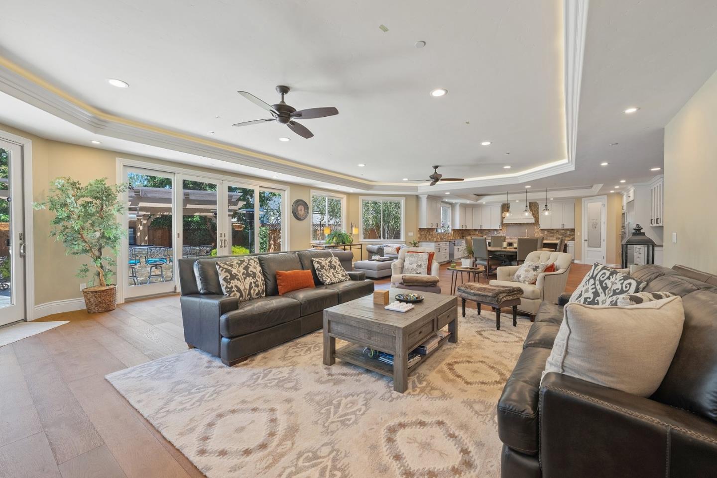 Detail Gallery Image 29 of 112 For 1529 Glenwood Ave, San Jose,  CA 95125 - 5 Beds | 5/1 Baths