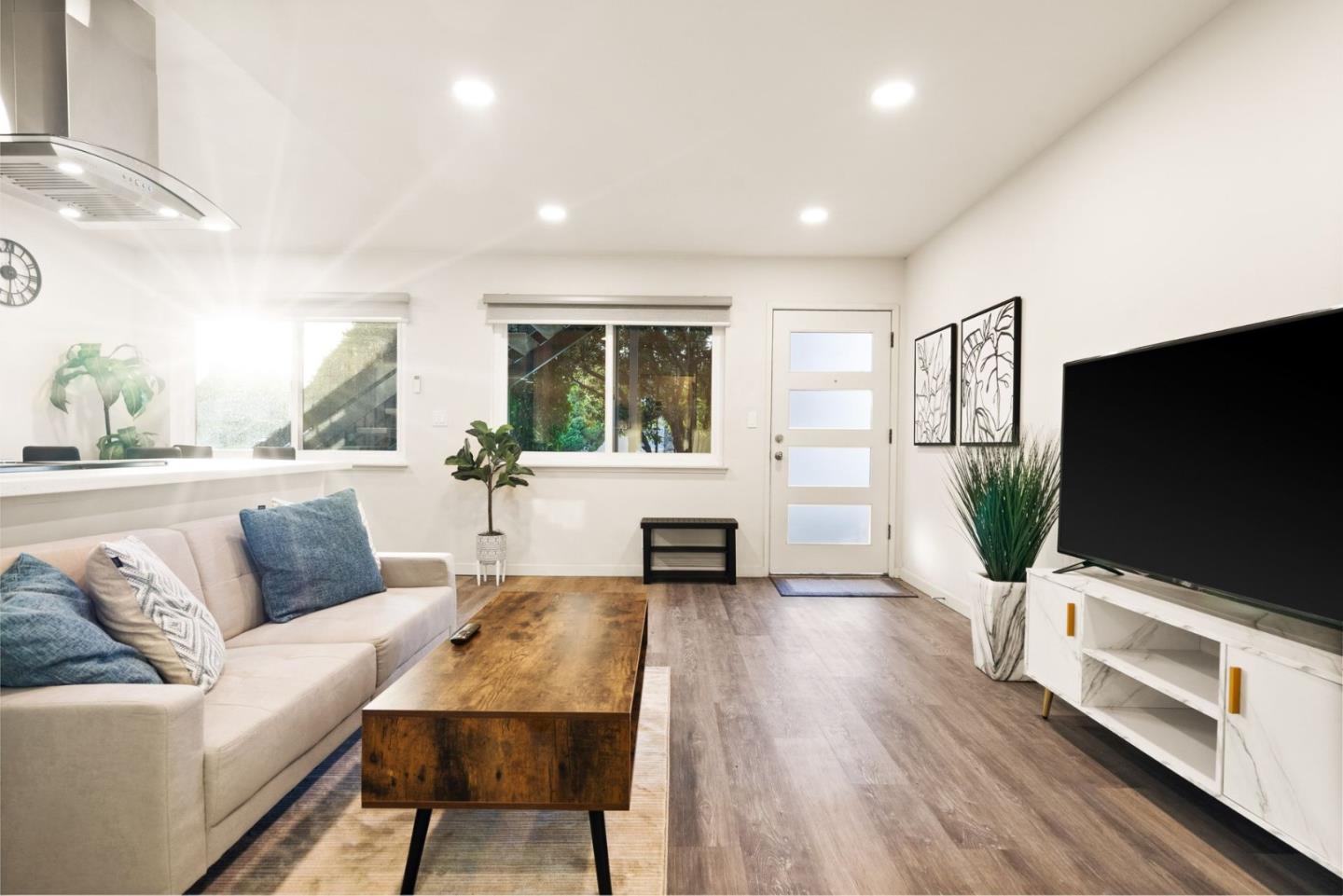 Dunster, Campbell, CA, 95008