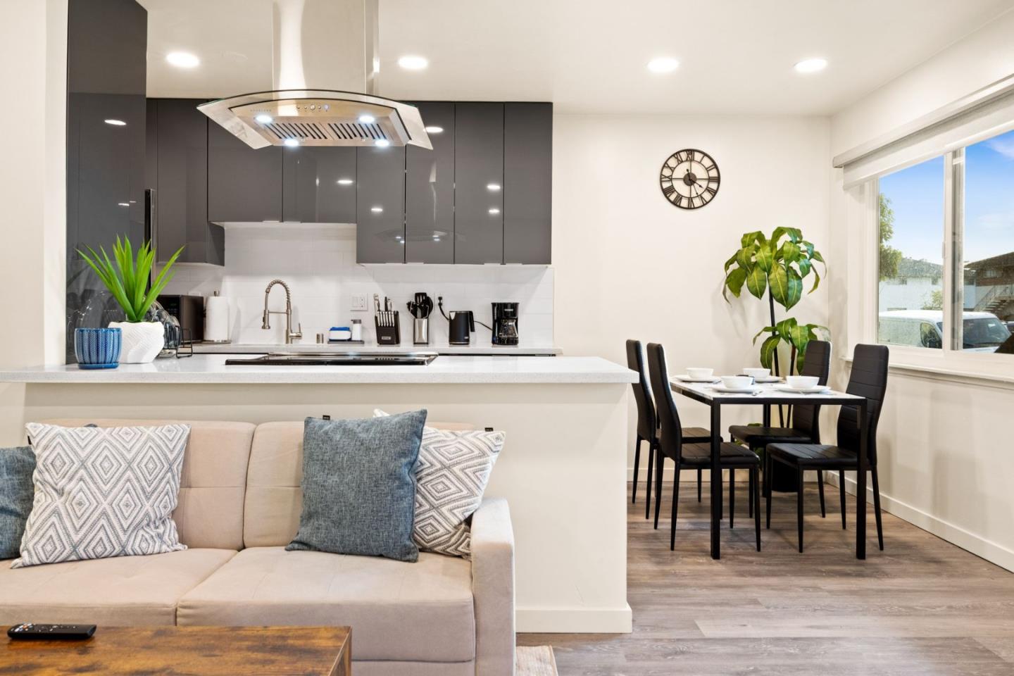 Dunster, Campbell, CA, 95008