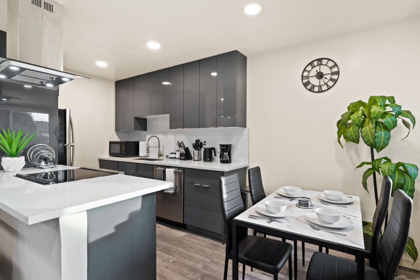 Dunster, Campbell, CA, 95008