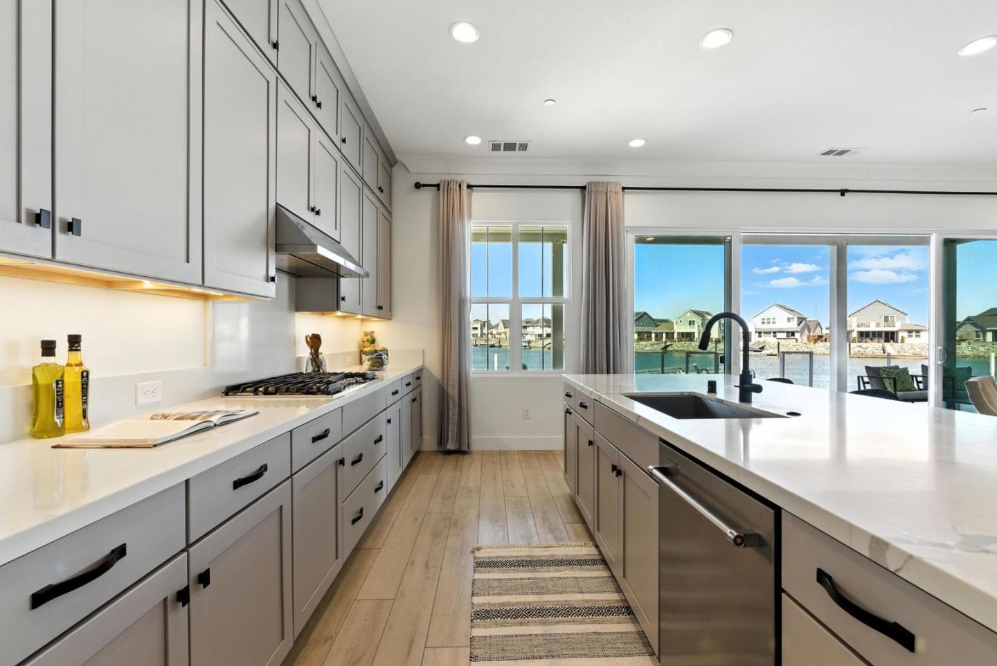 Detail Gallery Image 14 of 110 For 467 Halcyon Pl, Bethel Island,  CA 94511 - 4 Beds | 4/1 Baths