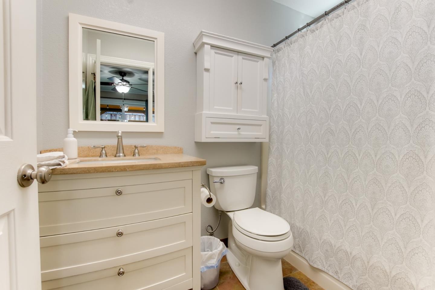 Detail Gallery Image 23 of 38 For 1035 C St, Hollister,  CA 95023 - 3 Beds | 2 Baths