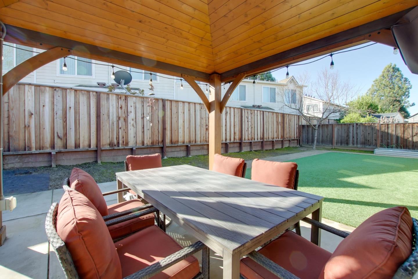 Detail Gallery Image 25 of 38 For 1035 C St, Hollister,  CA 95023 - 3 Beds | 2 Baths