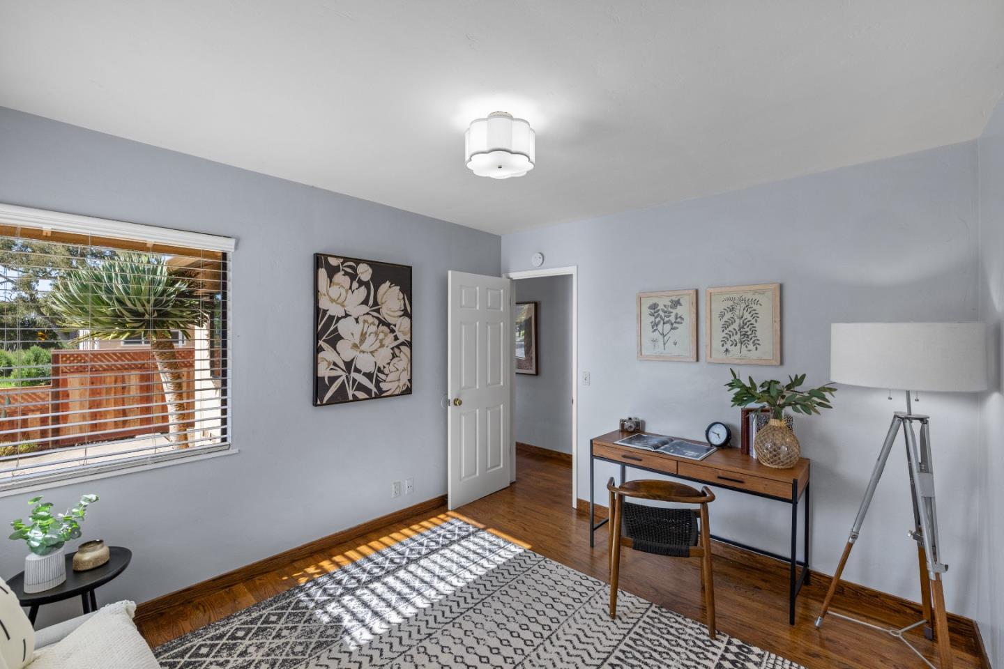 Detail Gallery Image 13 of 18 For 712 Sunset Dr, Pacific Grove,  CA 93950 - 3 Beds | 2 Baths