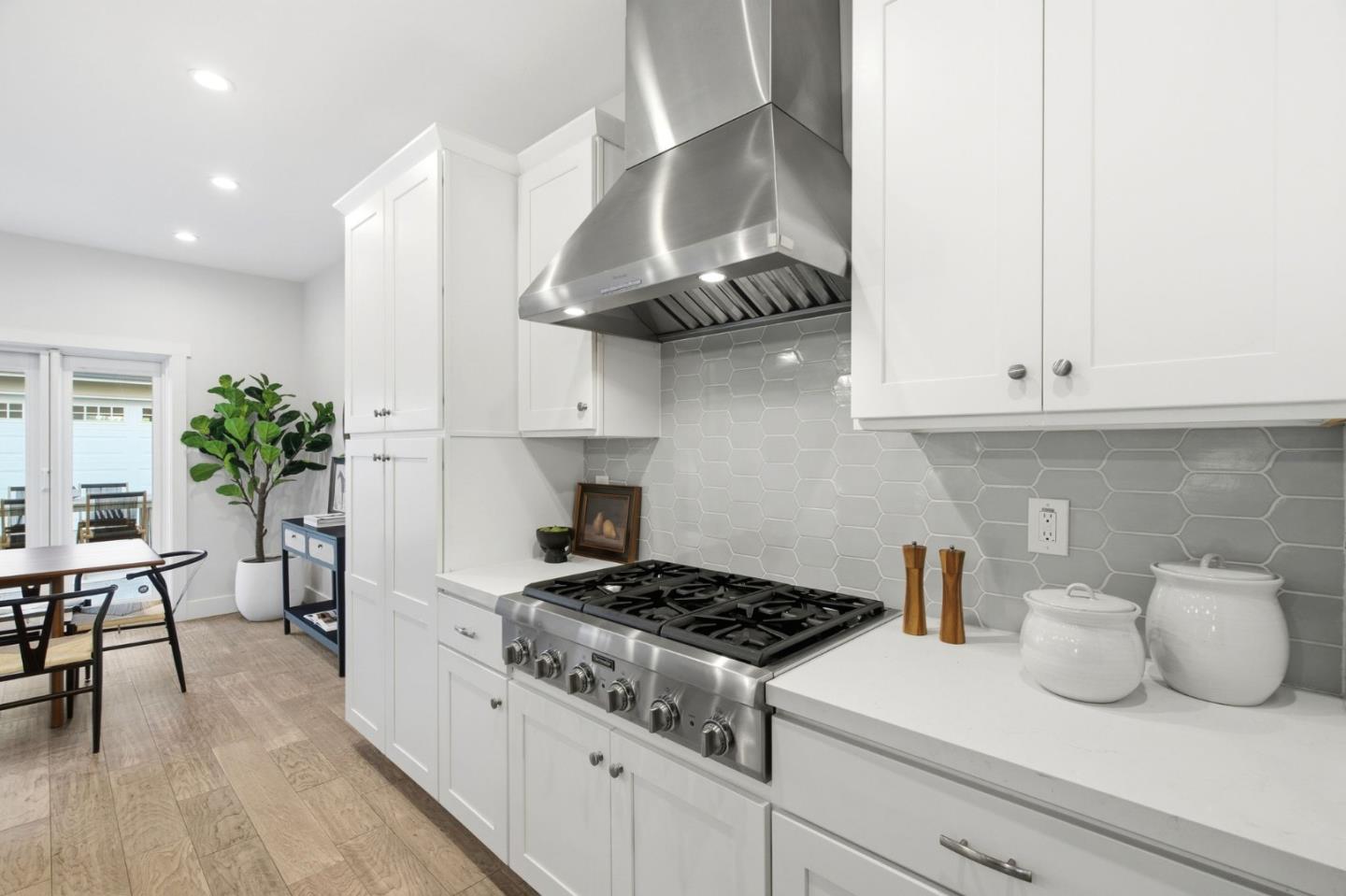 Detail Gallery Image 14 of 90 For 1232 Delmas Ave, San Jose,  CA 95125 - 4 Beds | 3 Baths