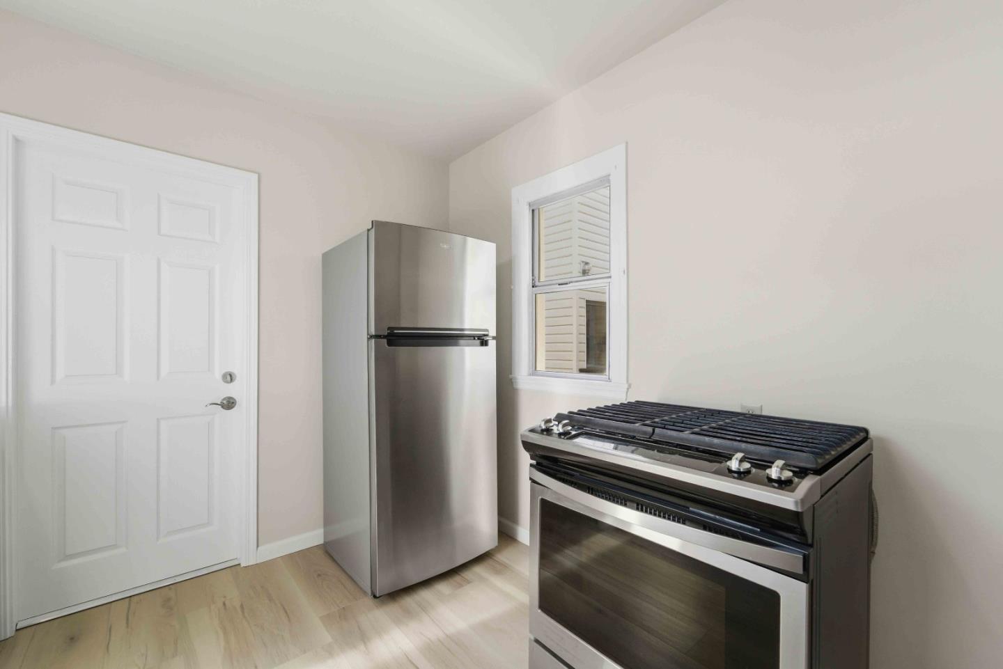 Detail Gallery Image 11 of 33 For 98 E Hillsdale Blvd, San Mateo,  CA 94403 - 3 Beds | 2 Baths