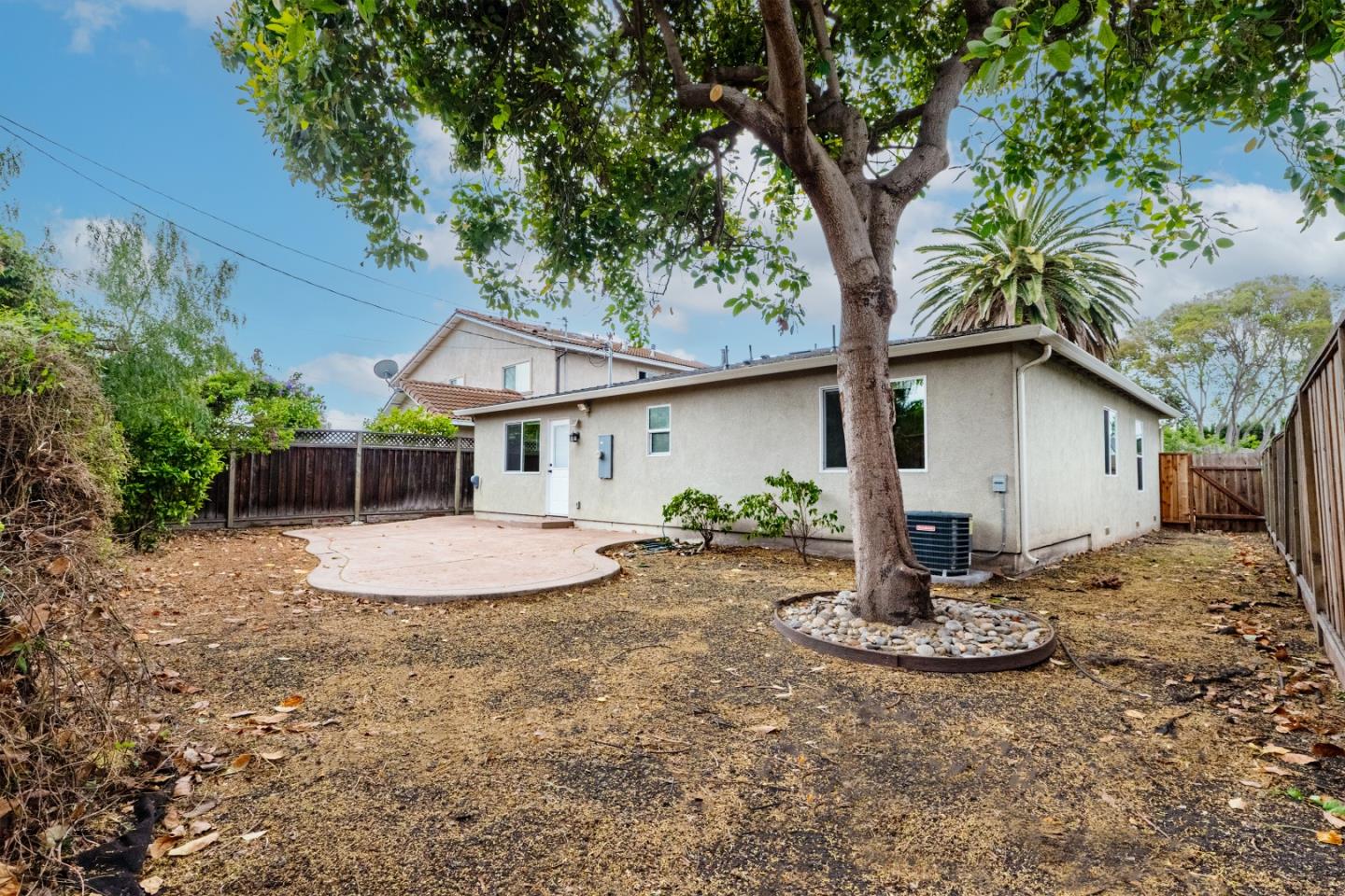 Detail Gallery Image 12 of 14 For 2535 Crystal Dr, Santa Clara,  CA 95051 - 3 Beds | 2 Baths