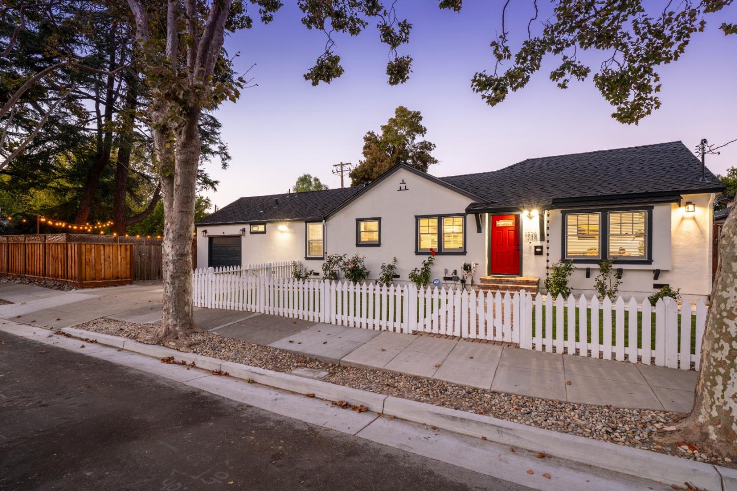 Detail Gallery Image 2 of 31 For 1326 Milton Way, San Jose,  CA 95125 - 2 Beds | 2 Baths