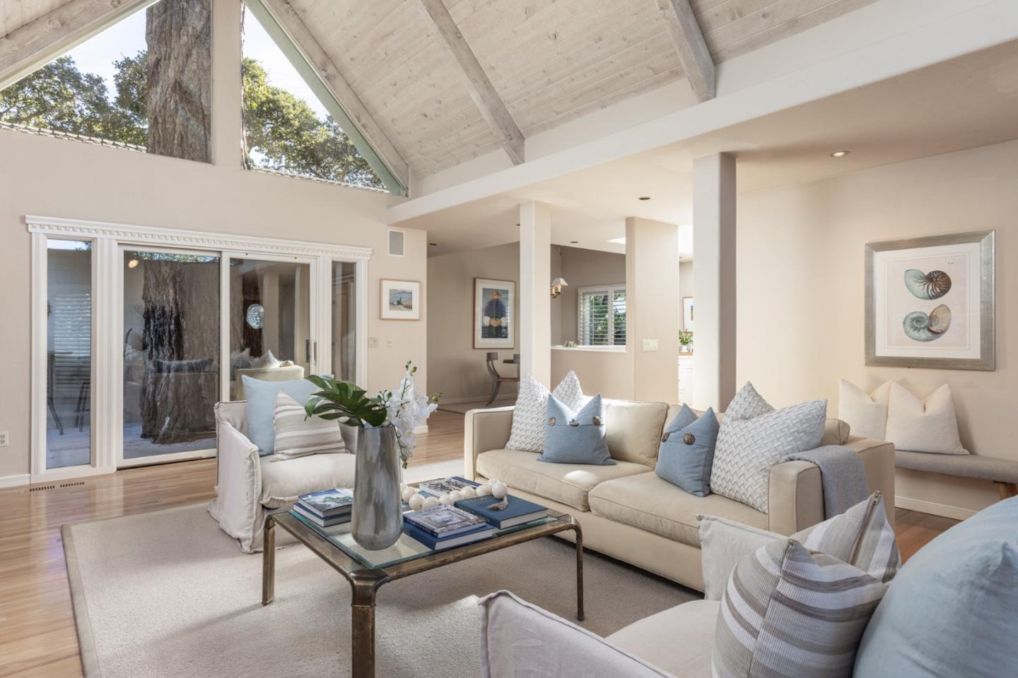 Detail Gallery Image 4 of 22 For 0 Dolores 3 Ne of 10th Ave, Carmel,  CA 93921 - 2 Beds | 2 Baths