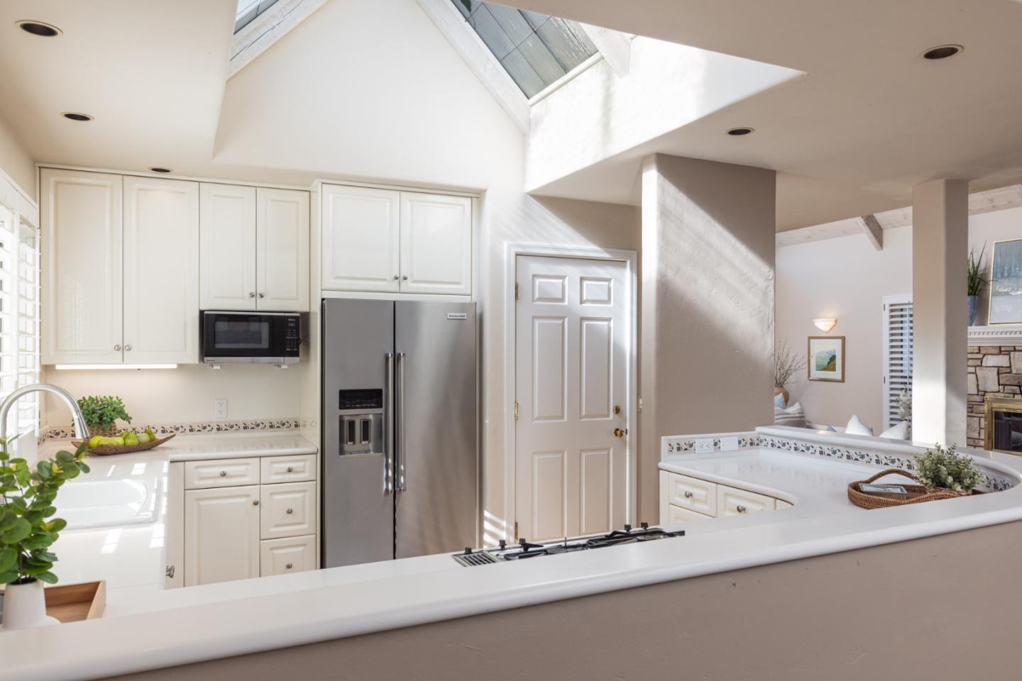 Detail Gallery Image 6 of 22 For 0 Dolores 3 Ne of 10th Ave, Carmel,  CA 93921 - 2 Beds | 2 Baths