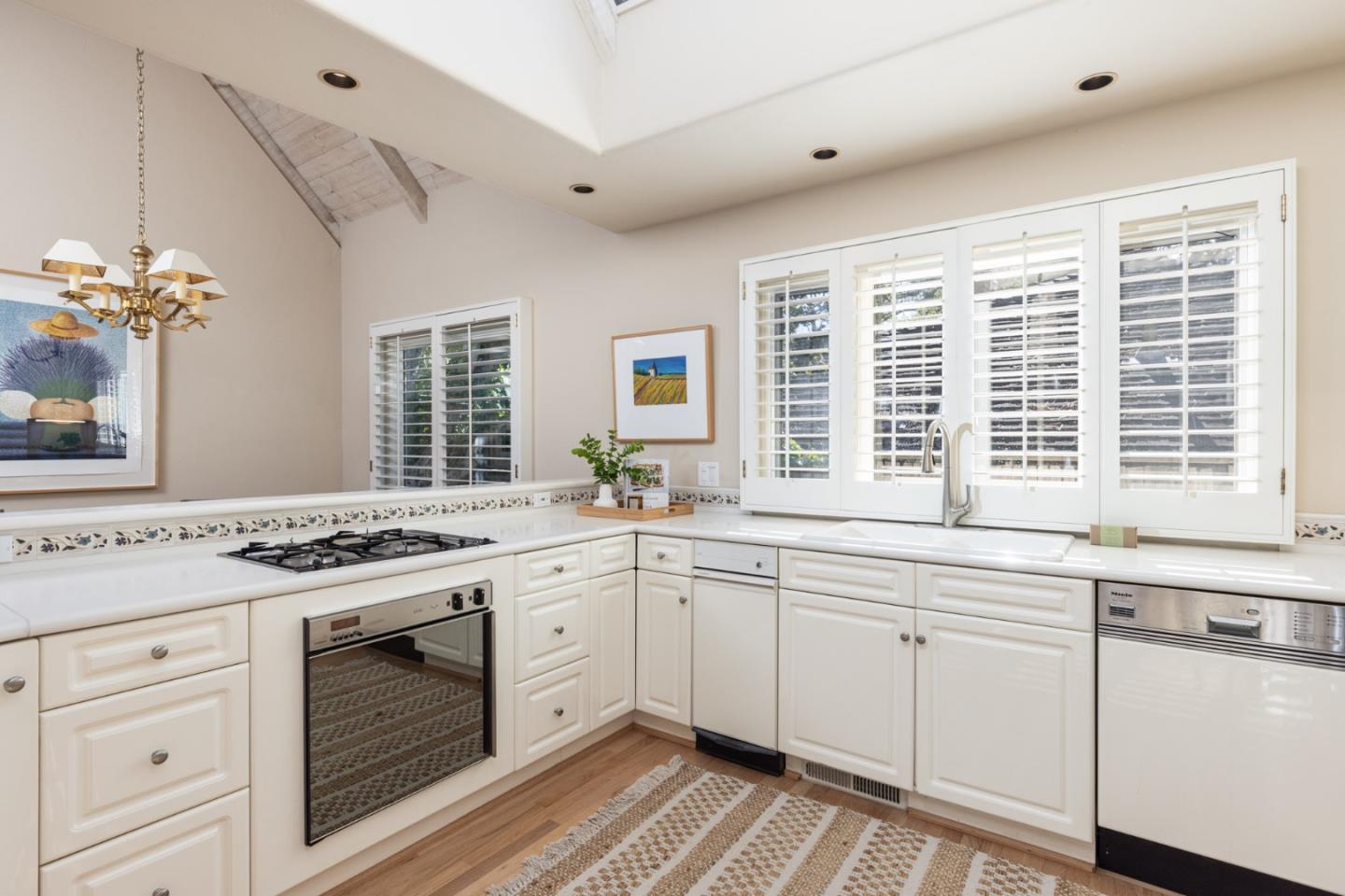 Detail Gallery Image 8 of 22 For 0 Dolores 3 Ne of 10th Ave, Carmel,  CA 93921 - 2 Beds | 2 Baths