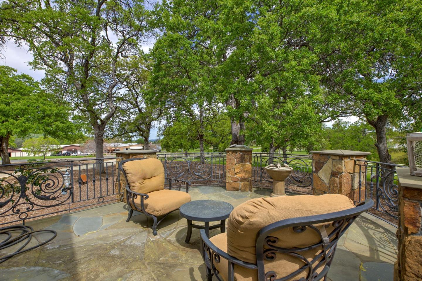 Detail Gallery Image 11 of 112 For 1100 Cold Springs Rd, Placerville,  CA 95667 - 5 Beds | 7/5 Baths