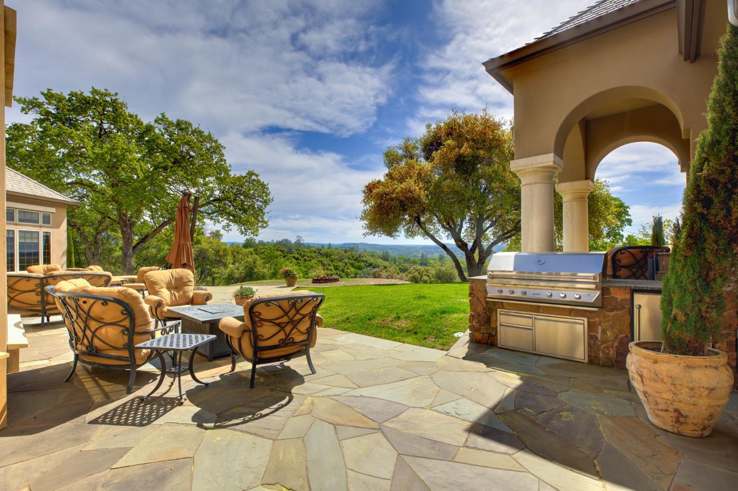 Detail Gallery Image 4 of 112 For 1100 Cold Springs Rd, Placerville,  CA 95667 - 5 Beds | 7/5 Baths