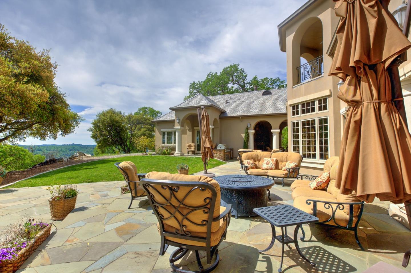 Detail Gallery Image 5 of 112 For 1100 Cold Springs Rd, Placerville,  CA 95667 - 5 Beds | 7/5 Baths