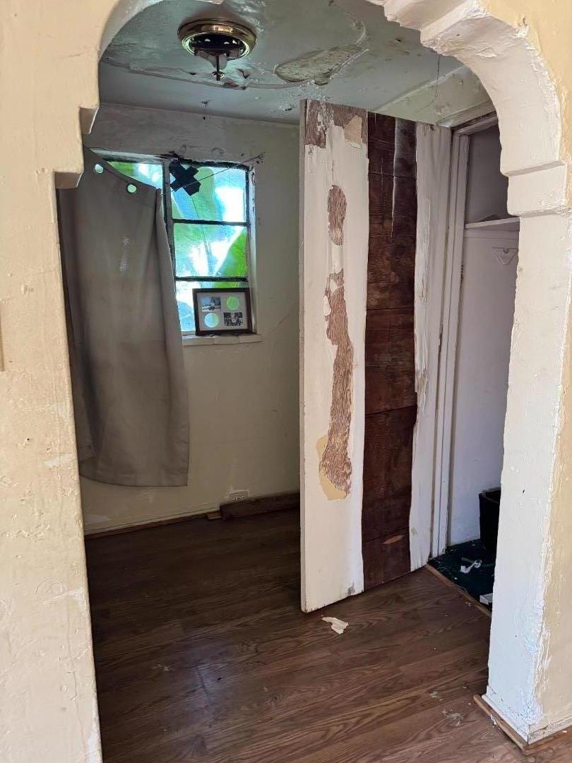 Detail Gallery Image 2 of 10 For 2138 Dumbarton Ave, East Palo Alto,  CA 94303 - 3 Beds | 1/1 Baths