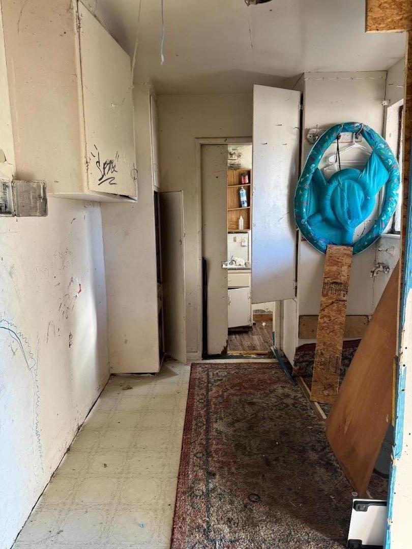 Detail Gallery Image 5 of 10 For 2138 Dumbarton Ave, East Palo Alto,  CA 94303 - 3 Beds | 1/1 Baths