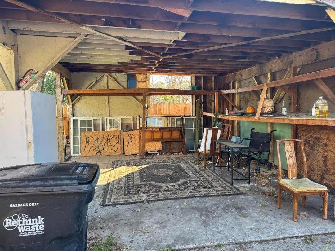 Detail Gallery Image 9 of 10 For 2138 Dumbarton Ave, East Palo Alto,  CA 94303 - 3 Beds | 1/1 Baths