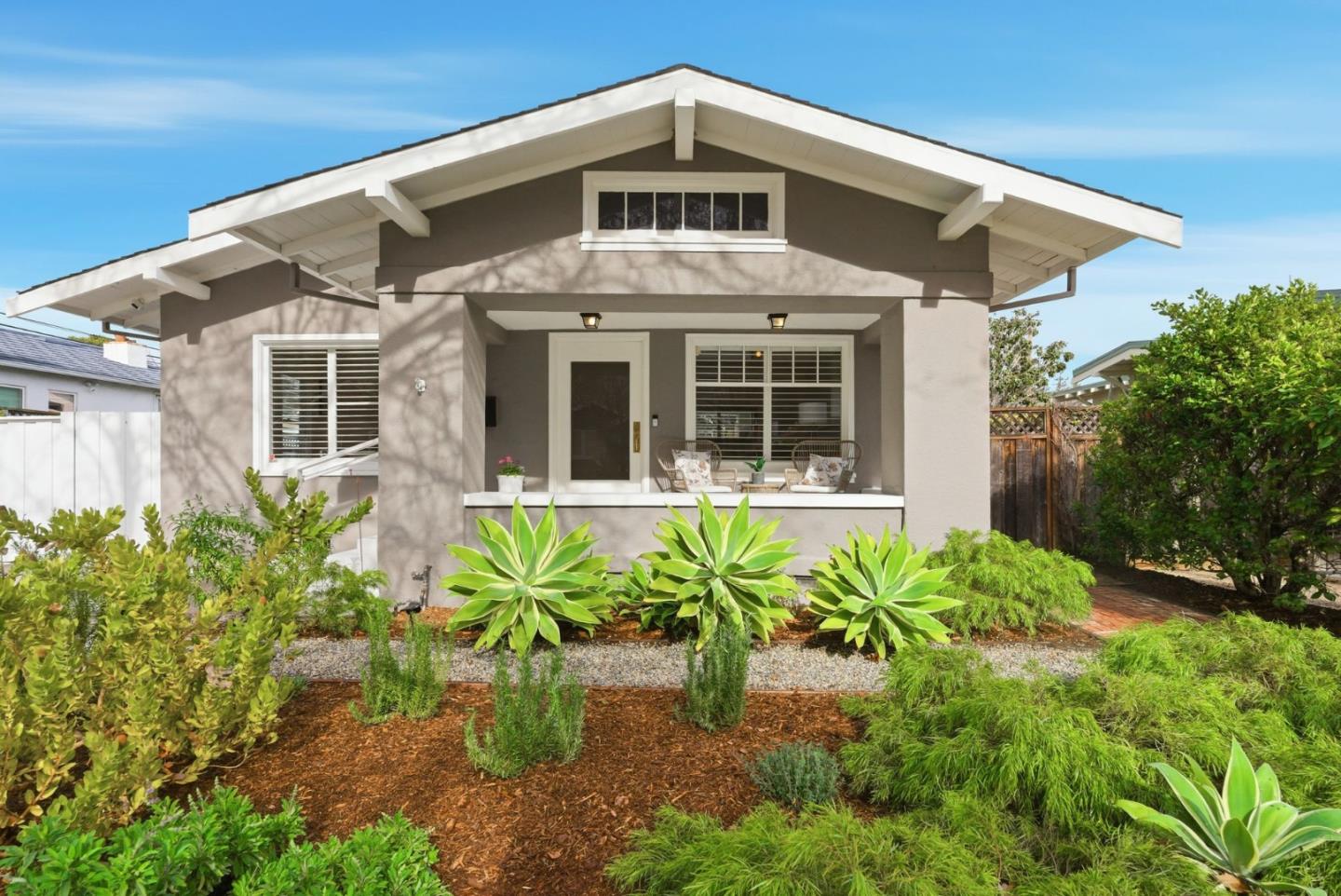 Detail Gallery Image 2 of 52 For 221 Hudson St, Redwood City,  CA 94062 - 4 Beds | 2 Baths