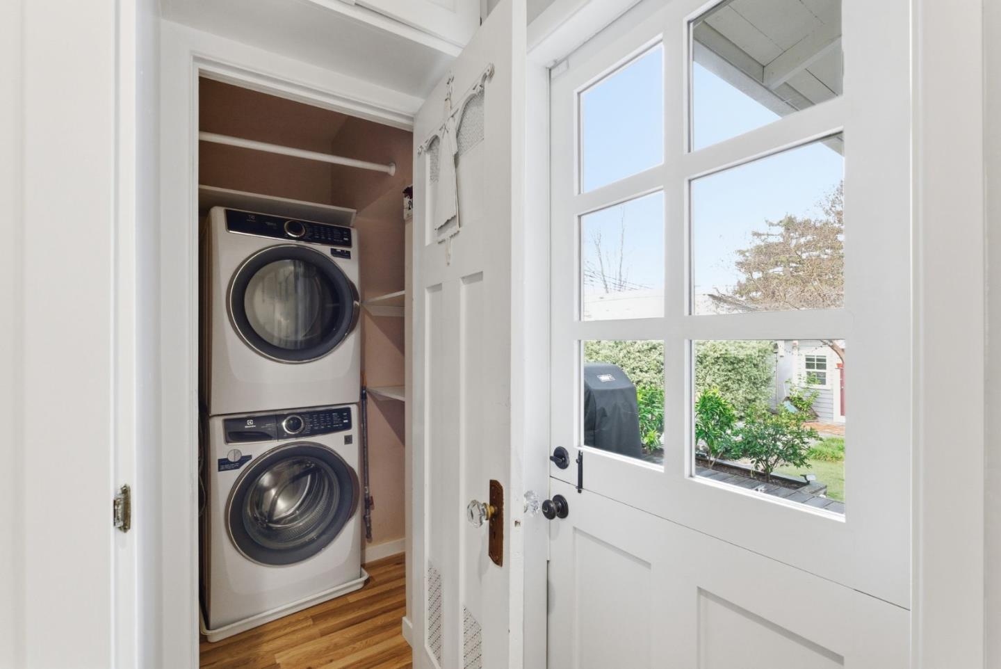 Detail Gallery Image 25 of 52 For 221 Hudson St, Redwood City,  CA 94062 - 4 Beds | 2 Baths