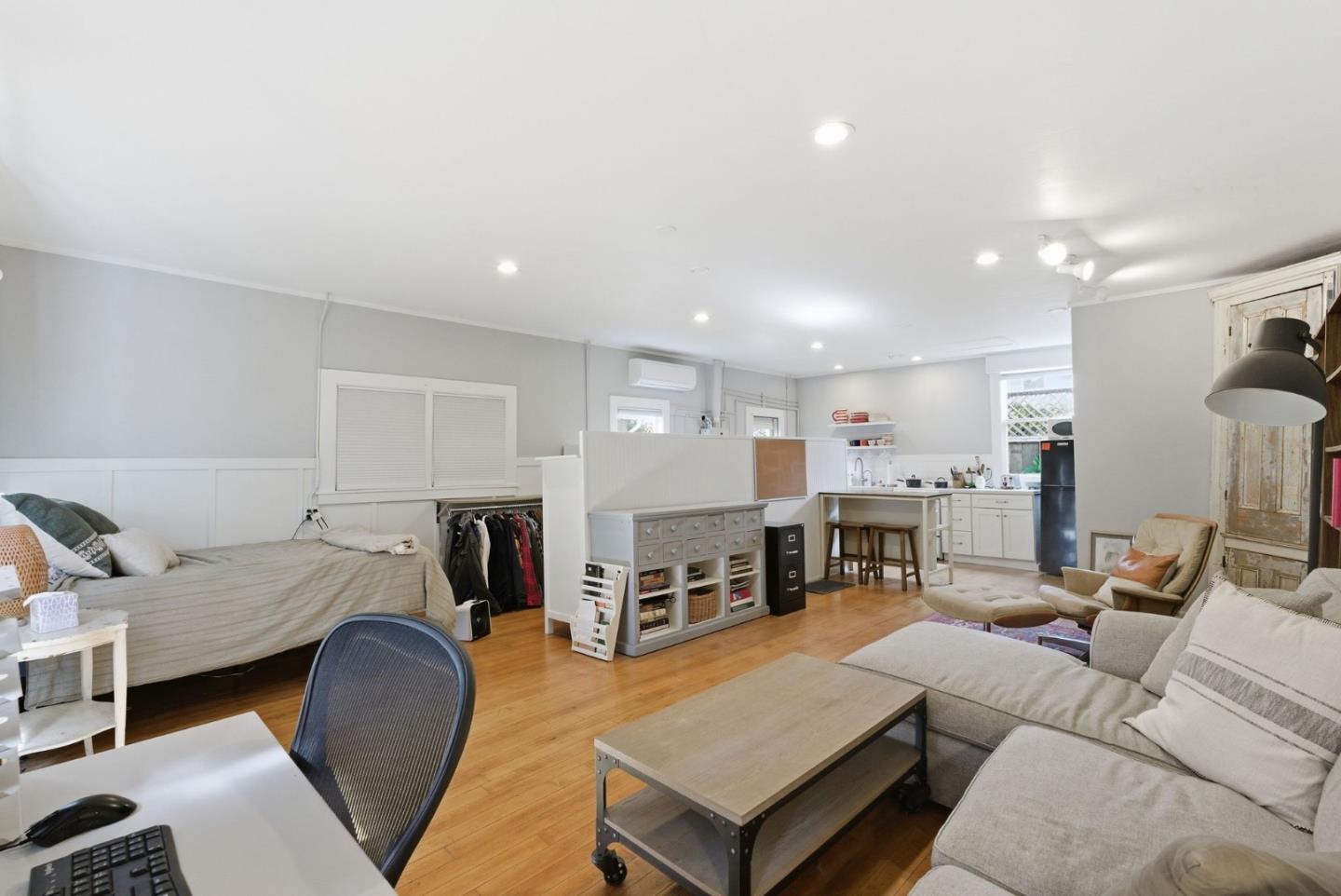 Detail Gallery Image 31 of 52 For 221 Hudson St, Redwood City,  CA 94062 - 4 Beds | 2 Baths