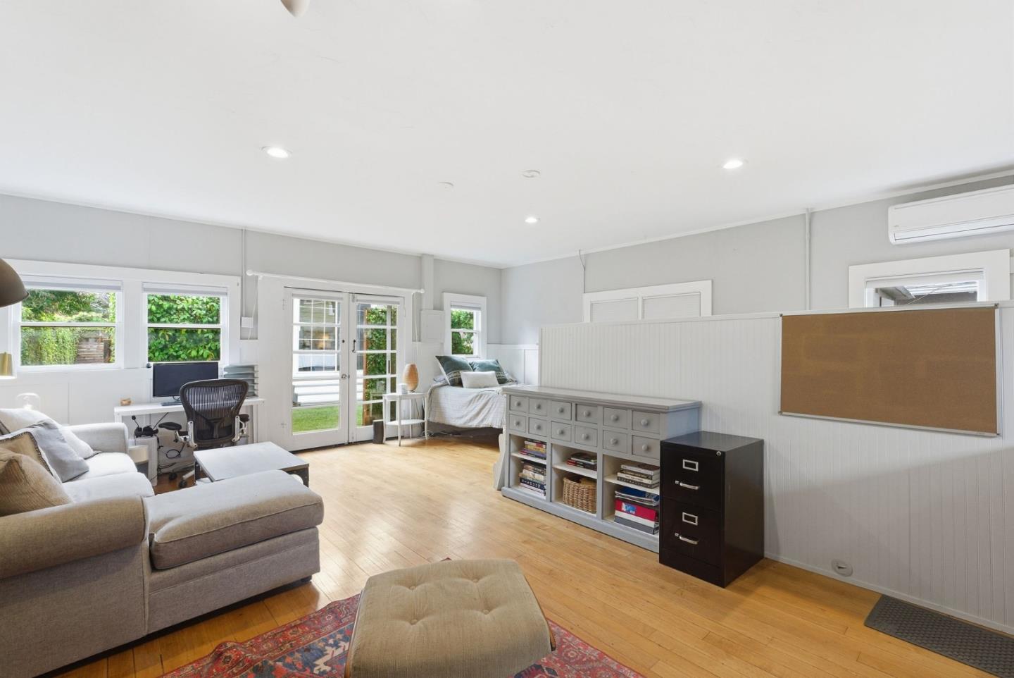 Detail Gallery Image 32 of 52 For 221 Hudson St, Redwood City,  CA 94062 - 4 Beds | 2 Baths